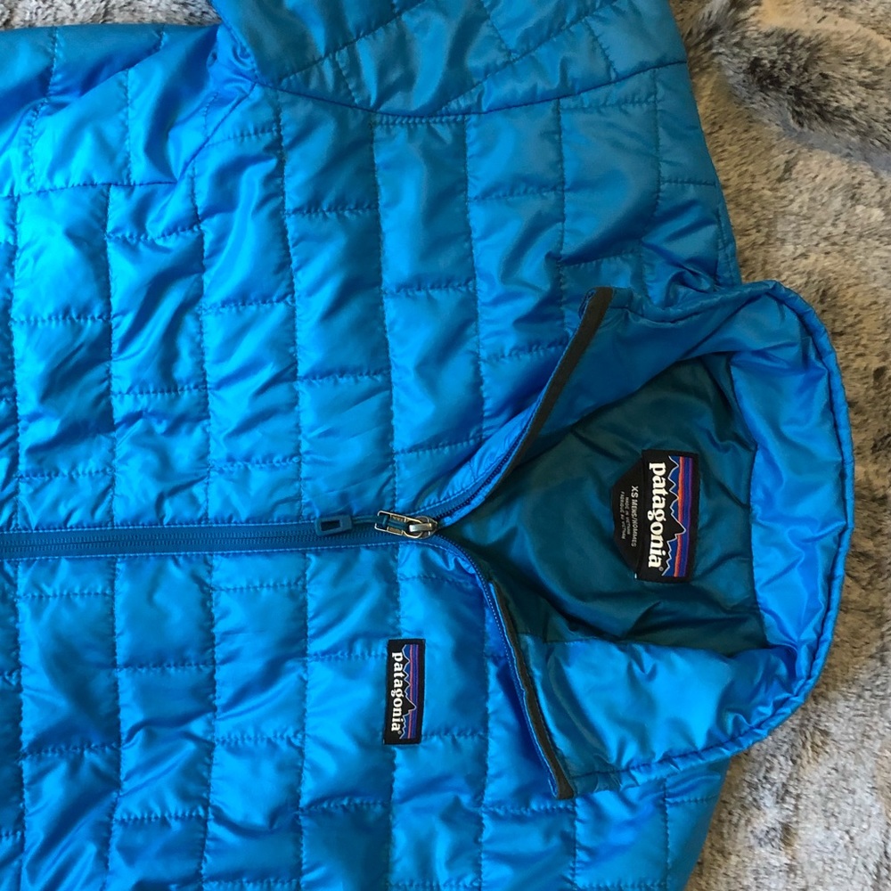 Patagonia men’s nano puff jacket